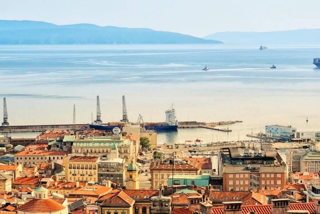 Apartment Lori - Beautiful View Rijeka Exterior photo