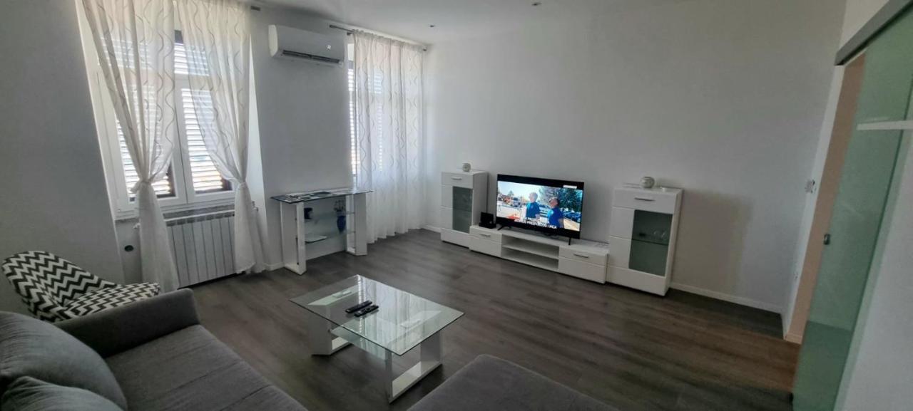 Apartment Lori - Beautiful View Rijeka Exterior photo
