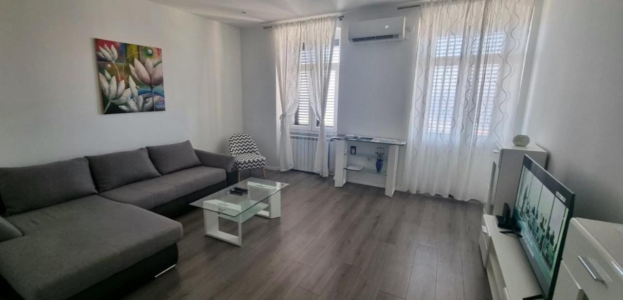 Apartment Lori - Beautiful View Rijeka Exterior photo
