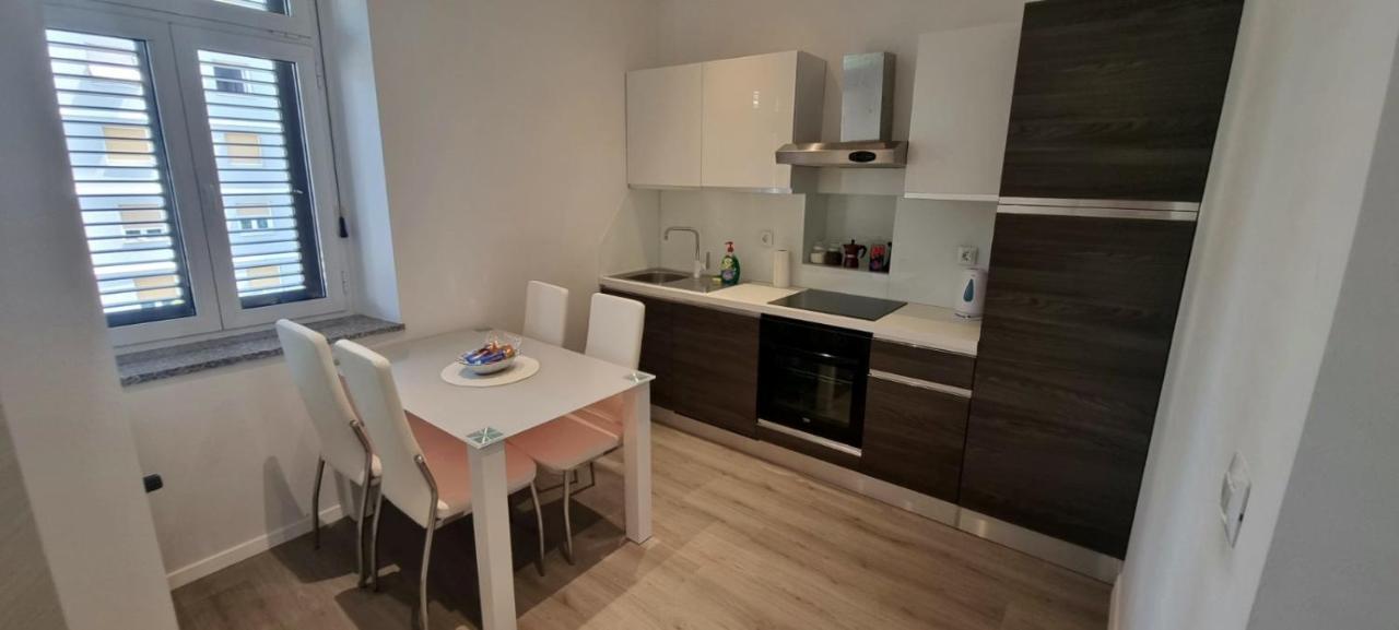Apartment Lori - Beautiful View Rijeka Exterior photo
